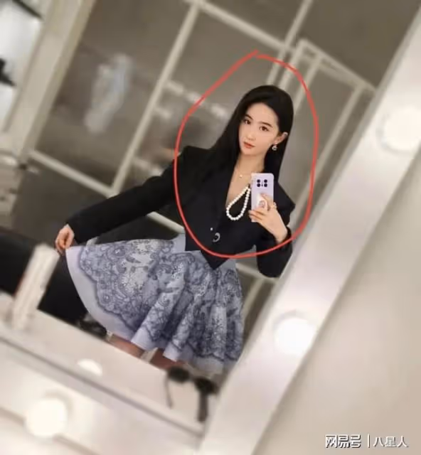 36歲劉亦菲也整容?被美顏自拍爆改成整容臉,網友喊話還我媽生菲