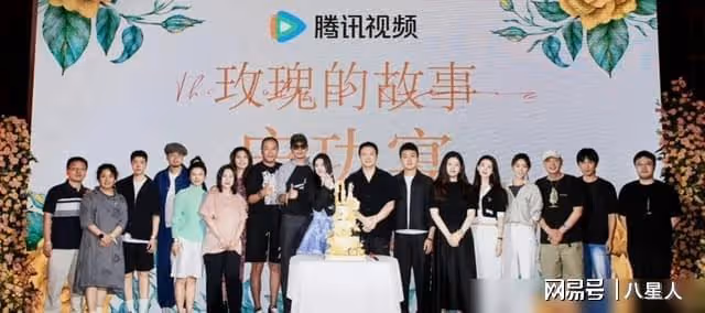 36歲劉亦菲也整容?被美顏自拍爆改成整容臉,網友喊話還我媽生菲