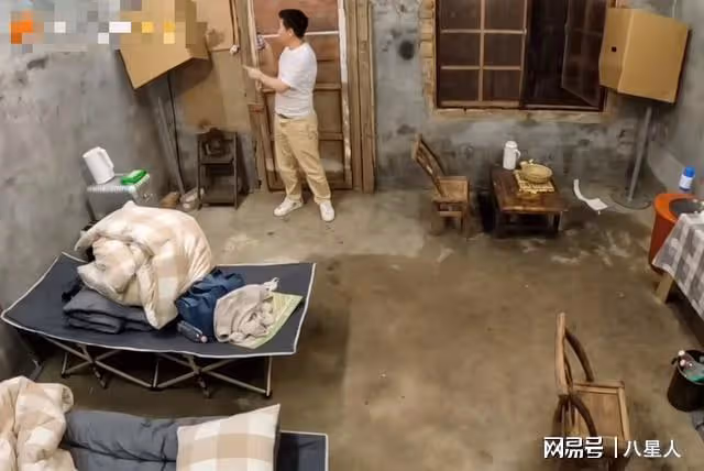 楊子色膽包天!上節目藏手機與美女視頻,知情人曝與黃聖依已離婚