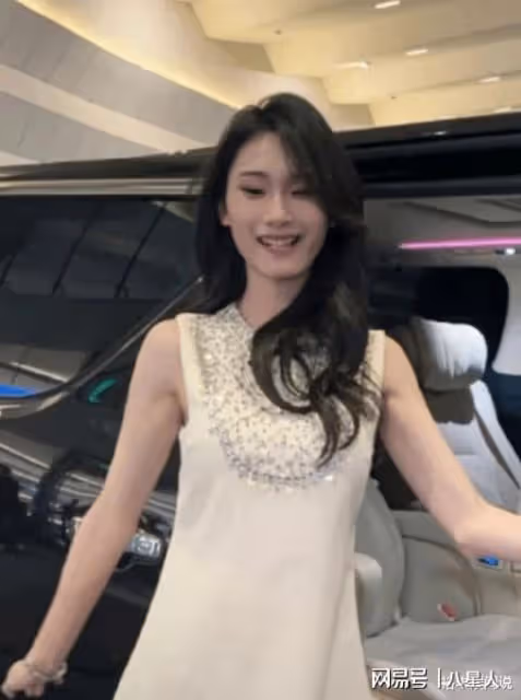 色膽包天!曝易建聯女主素顏,做愛滋檢查,交易太多導致大便失禁