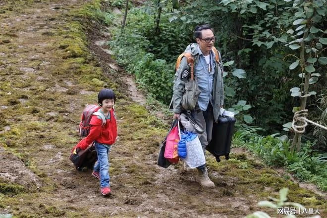 吳鎮宇16歲兒子亮相綜藝節目! 體型壯碩似野人,英年早熟引發熱議
