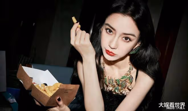 黃曉明後悔不?baby做愛心盒飯,母子穿工作服有愛,小海綿身高搶鏡