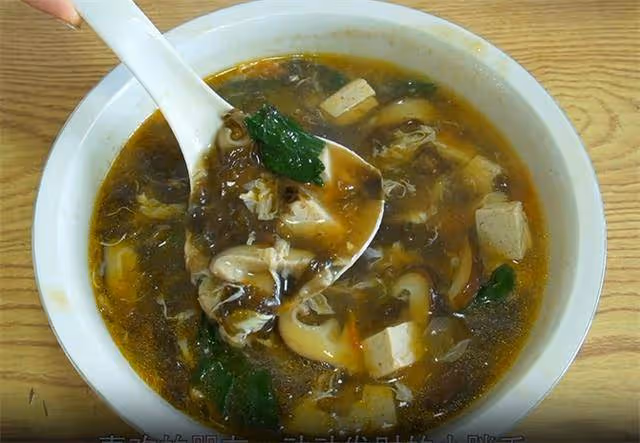 天冷又乾燥,我家常做這鍋湯,6塊錢能做一大鍋,營養開胃又暖身