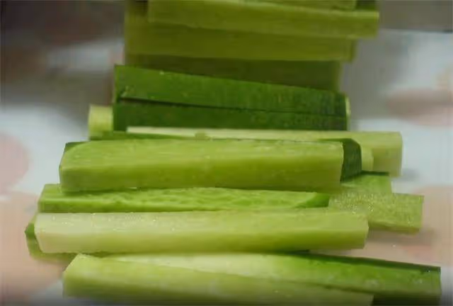 你做蘿蔔乾為啥不脆不入味?教你2個技巧,香辣脆爽,放半年不壞