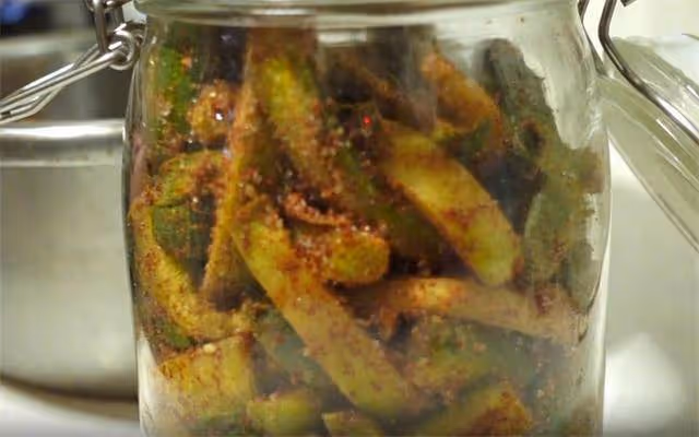 你做蘿蔔乾為啥不脆不入味?教你2個技巧,香辣脆爽,放半年不壞
