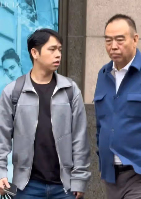 陳凱歌和大兒子現身被偶遇，陳雨昂更像爸爸陳凱歌，顏值不如弟弟
