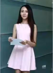 葉珂主持人時期照片曝光,清純可愛十分漂亮,比現在更好看