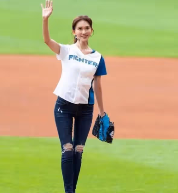 林志玲近照曝光,不老女神也顯歲月痕跡,網友:花期雖短優雅永存