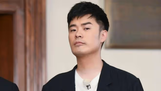 陳赫高調曬幸福,全家福首曝光,網友:幸福果真藏不住!