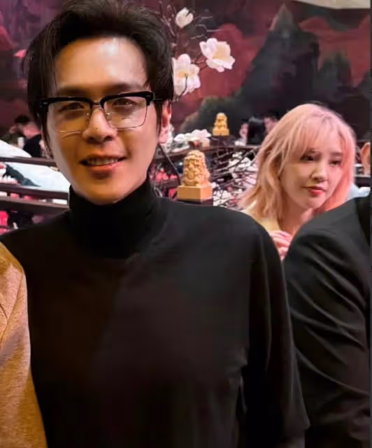 張若昀唐藝昕婚禮現場甜蜜互動,模範夫妻恩愛依舊,網友熱議紛紛