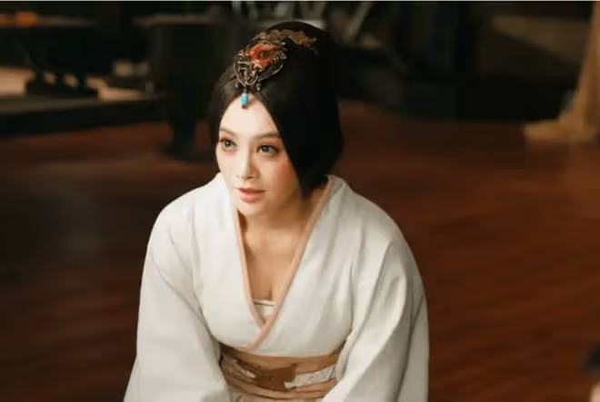 寧靜節目爆料女演員評獎內幕,直言哭戲非唯一,引發演技標準討論