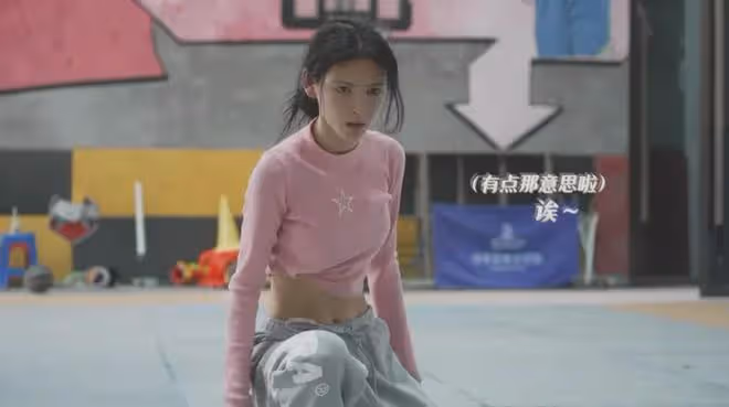 張予曦為小舞練出馬甲線,穿著粉色紗裙打人,這誰頂得住!