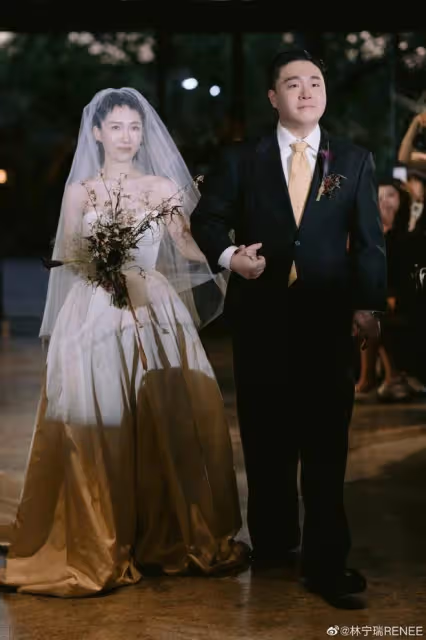 恭喜！郝劭文老婆曬大肚照官宣懷孕，阿文親吻愛妻孕肚好有愛