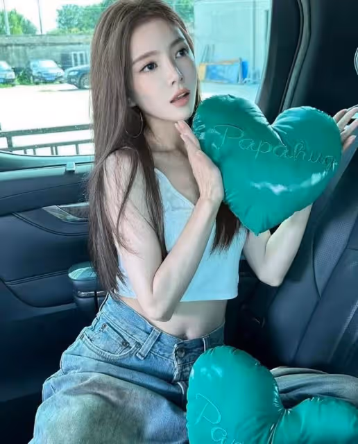 杜淳老婆懶理培訓班爭議,曬夫妻合照撒糖,被老公摟懷裡超甜蜜