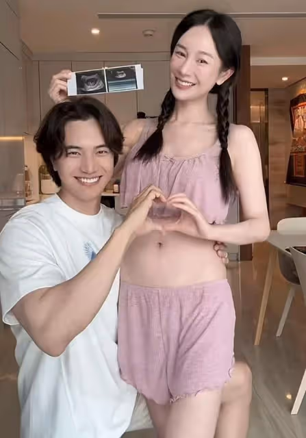 張檬官宣懷孕10周,備孕兩年多終於如願,小腹微凸孕味超足