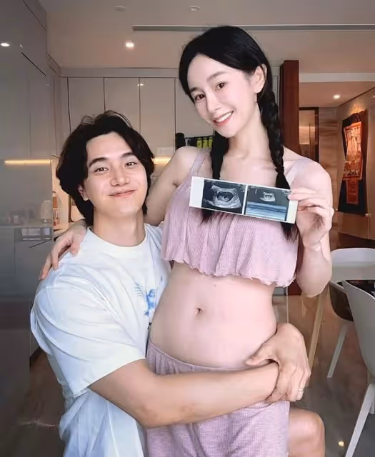 張檬官宣懷孕10周,備孕兩年多終於如願,小腹微凸孕味超足