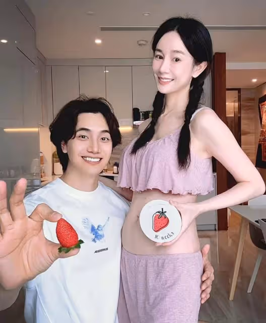 張檬官宣懷孕10周,備孕兩年多終於如願,小腹微凸孕味超足