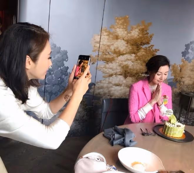 歲月不敗美人!李嘉欣曬照為黎姿慶祝53歲生日,同款凍齡顏值搶鏡