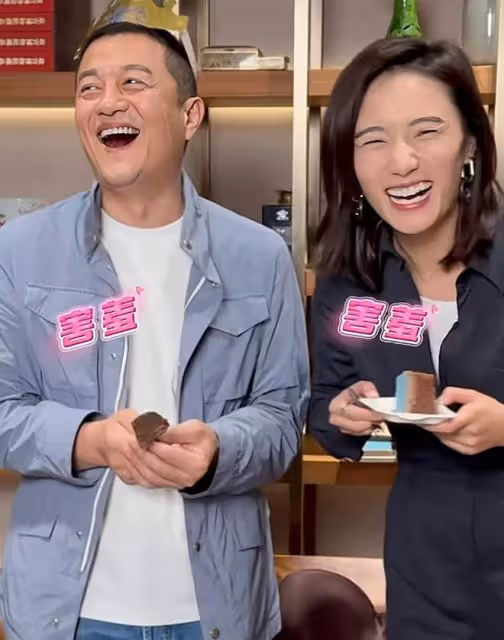李亞鵬53歲生日,海哈金喜驚喜現身慶祝,夫妻當員工面親吻超甜蜜