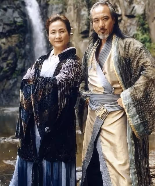 73歲徐少強患食道癌離世,子女悲痛悼念,蔡少芬張晉等發文緬懷