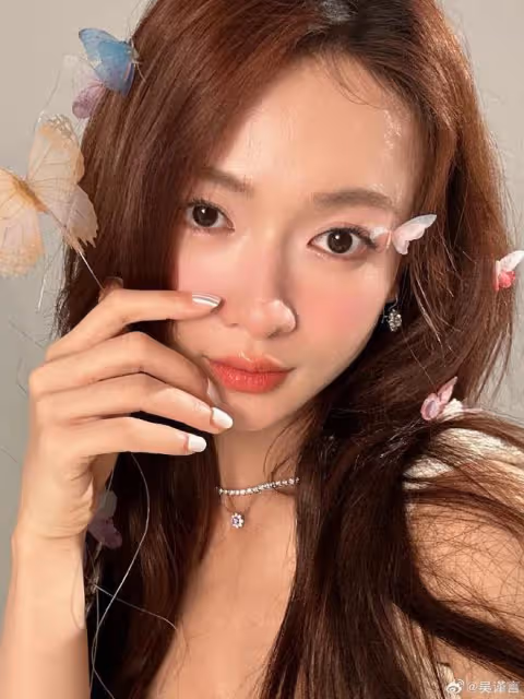 吳謹言洪堯官宣結婚,於正開心送祝福,透露兩人已相愛七年