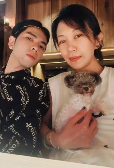 他超愛!蕭敬騰曬合照撒狗糧,51歲林有慧保養得宜與老蕭超般配