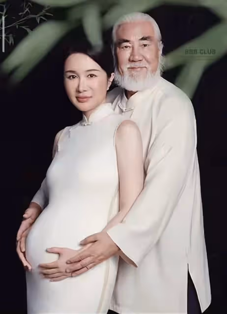 張紀中幼女滿4歲,小花仙胖嘟嘟超可愛,和73歲爸爸共用一張臉