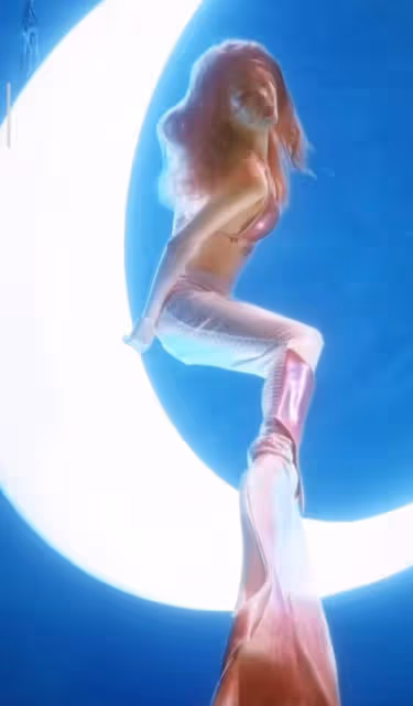 金晨曬34歲生日寫真,穿泳衣化身最美人魚公主,身材纖瘦美翻了