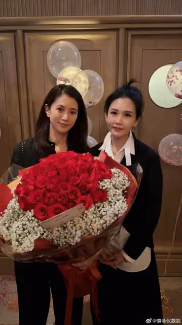 袁詠儀曬全家福慶生,邱淑貞驚喜出鏡,17歲魔童超一米八比爸爸高