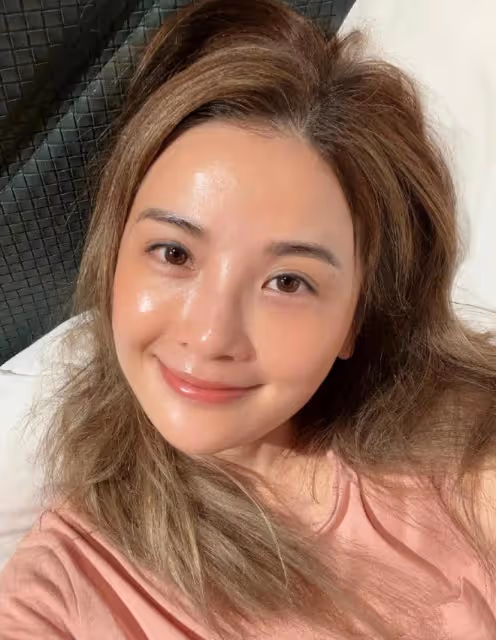 41歲蔡卓妍曬泳裝照,穿比基全身零贅肉,顏值凍齡身材火辣美翻了