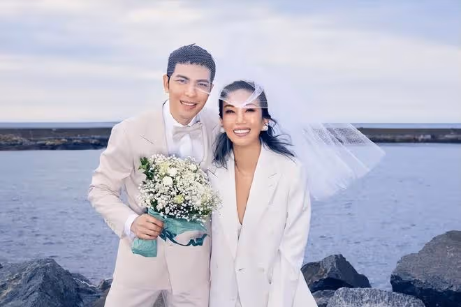 蕭敬騰回應辦婚禮,強調不會大辦,曬夫妻合照又變「小奶狗」