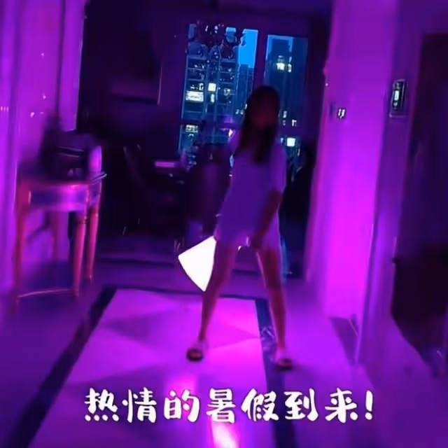 李小璐曬女兒暑假日常,大方提及前夫賈乃亮,甜馨容貌身高像爸爸