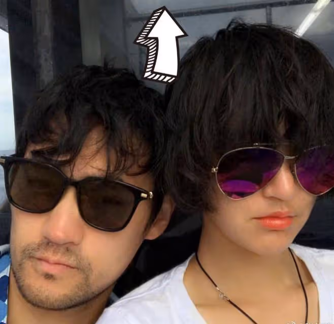 袁弘生日曬全家福,張歆藝與兒子夾吻老袁,5歲四坨尖下巴像媽媽