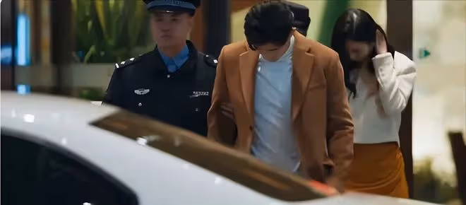又一部女性復仇爽劇開播,《婚姻攻略》雙重背叛,全員「惡」人