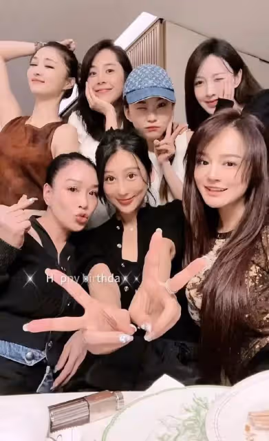 黃曉明葉珂同框膩歪甜齁,對比他看葉珂和baby的眼神,天差地別