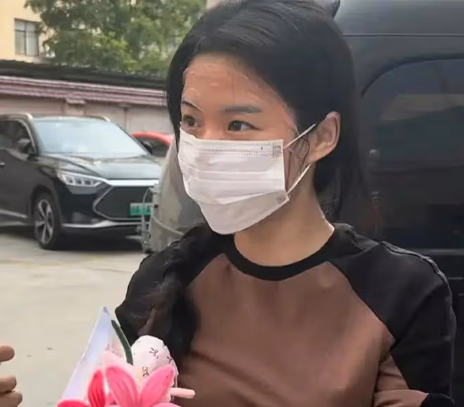 看吐了!油頭、耳屎、頭屑,這麼邋遢的女明星實在不多見啊