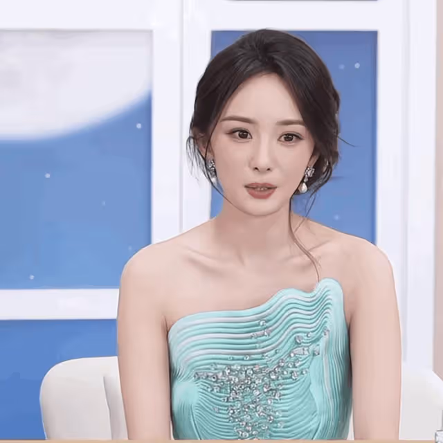趙麗穎劉詩詩楊冪近照紛紛賣萌，可愛得五花八門美得各有千秋