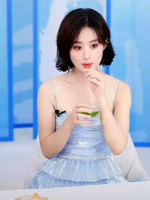 趙麗穎劉詩詩楊冪近照紛紛賣萌,可愛得五花八門美得各有千秋