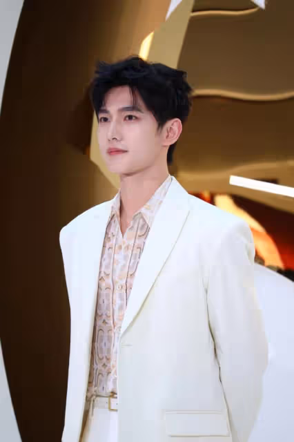 睡粉,國外約會,跟每個女主好,熱巴躺槍,這次娛樂圈又地震了