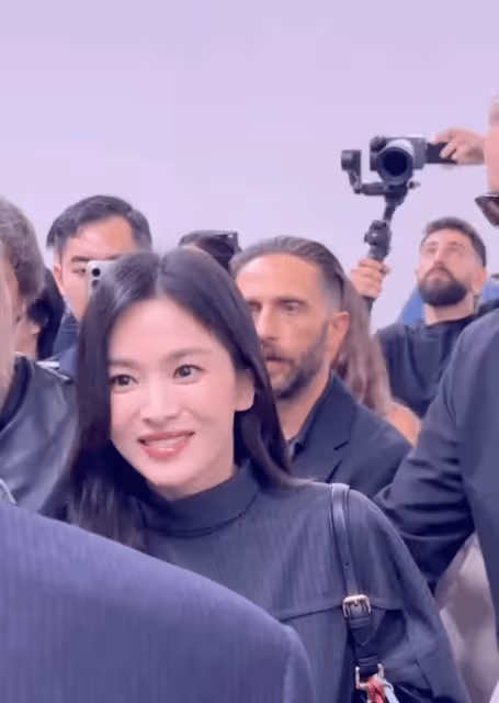 傻白甜逆襲御姐,唐嫣跟宋慧喬同框絲毫不輸反而展現氣場逆襲