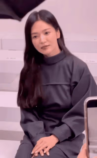 傻白甜逆襲御姐,唐嫣跟宋慧喬同框絲毫不輸反而展現氣場逆襲