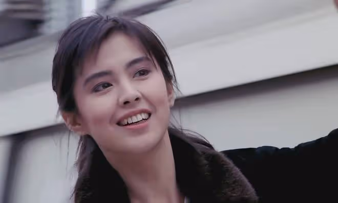 王祖賢罕見清宮照,同款造型跟神仙姐姐劉亦菲比,簡直是人間尤物