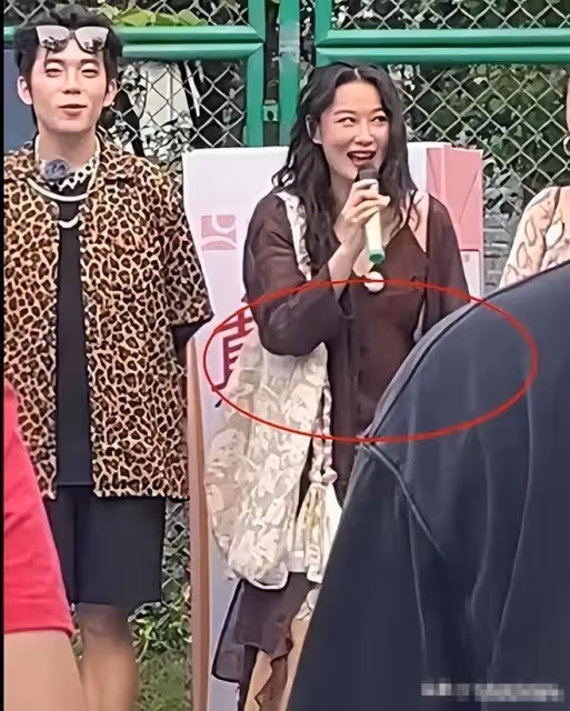 37歲張馨予現身膀大腰圓至少胖50斤,臉已經認不出,時光如梭啊