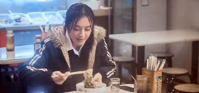 吃飯這麼難?為什麼看當紅小花們吃飯的戲,看得如鯁在喉如坐針氈