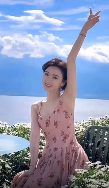 取出假體,她的臉又美回來啦!