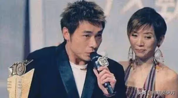 私生活混亂?為追師妹拋棄女友,婚後找小22歲女星的他,如今怎樣