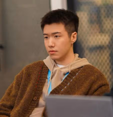 凡人歌：看懂火鍋女遲到30秒，坐4元地鐵，才知她憑啥吸引那雋