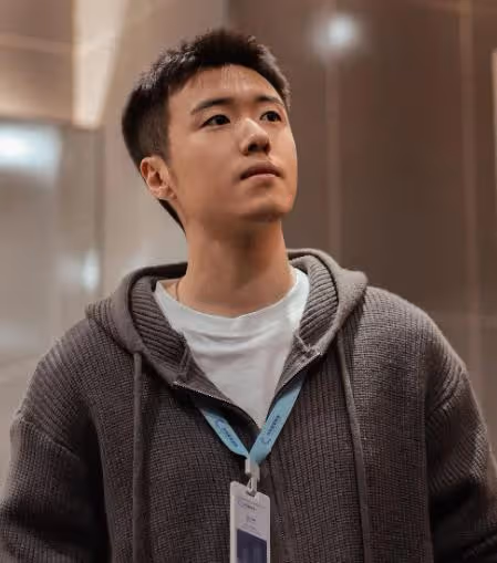 凡人歌：看懂火鍋女遲到30秒，坐4元地鐵，才知她憑啥吸引那雋