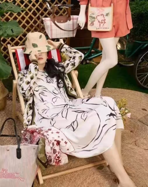 章小蕙太適合溫柔風的長裙，優雅端莊的美，看著好年輕啊