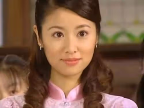 林心如不演瑪麗蘇，演媽媽桑演技更突顯，而穿搭不少女，反而更美